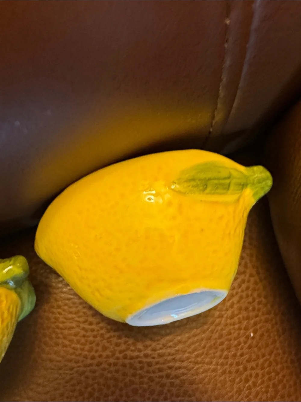 Lemon shaped nesting measuring cups